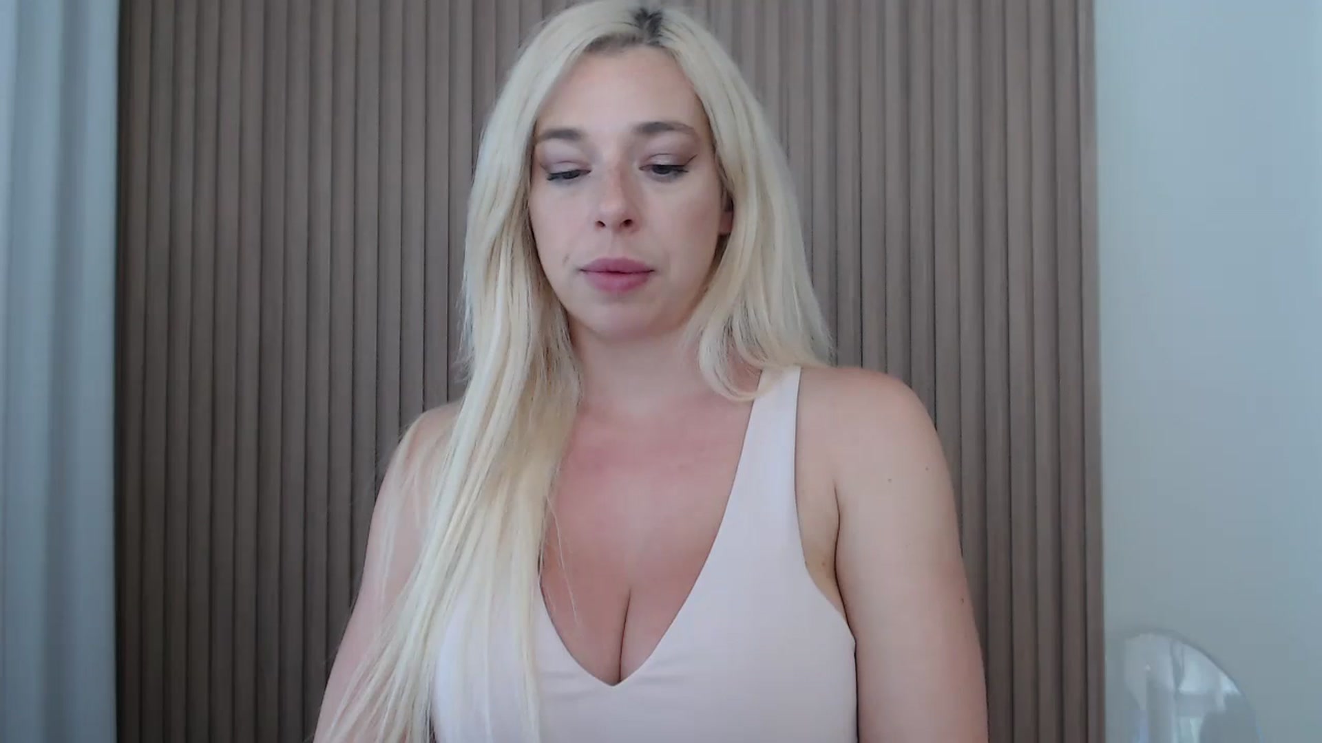 Gallery image thumbnail from Riley_Parks's myfreecams stream on, 07/10/2025, 17:12 image 11 of 20