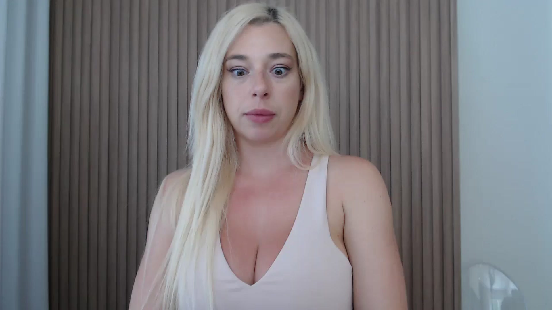 Gallery image thumbnail from Riley_Parks's myfreecams stream on, 07/10/2025, 17:12 image 12 of 20