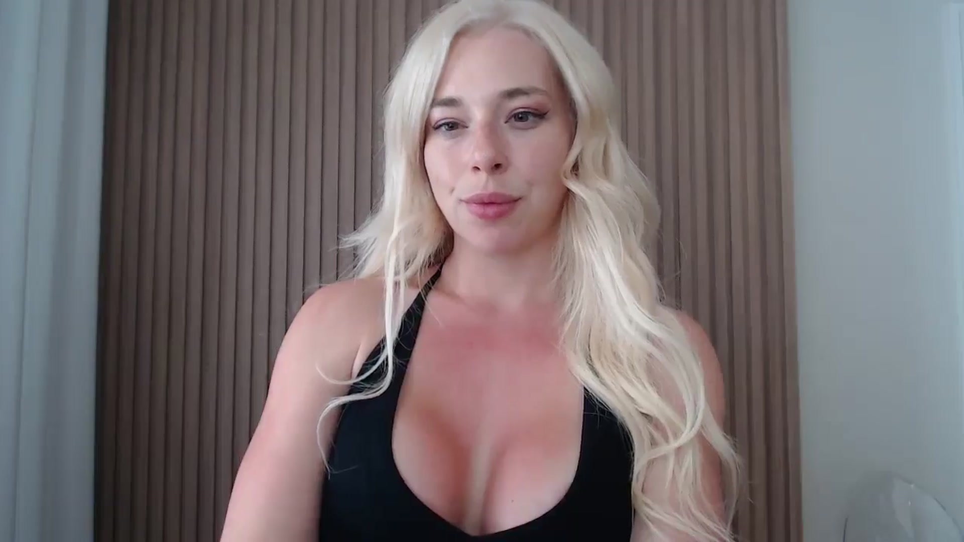 Gallery image thumbnail from Riley_Parks's myfreecams stream on, 07/16/2025, 23:20 image 5 of 20