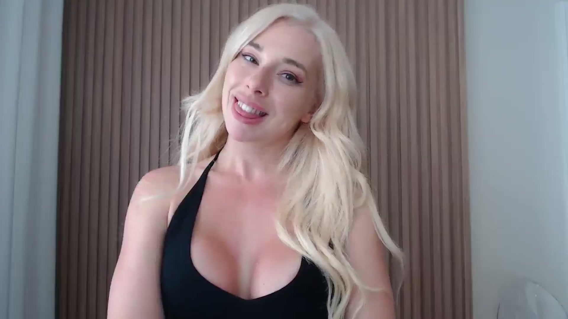 Gallery image thumbnail from Riley_Parks's myfreecams stream on, 07/16/2025, 23:20 image 6 of 20