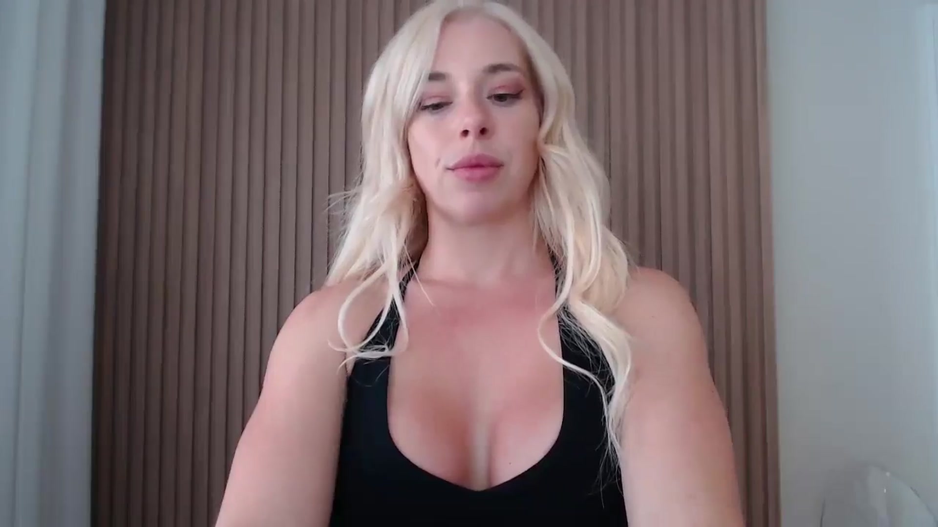 Gallery image thumbnail from Riley_Parks's myfreecams stream on, 07/16/2025, 23:20 image 17 of 20