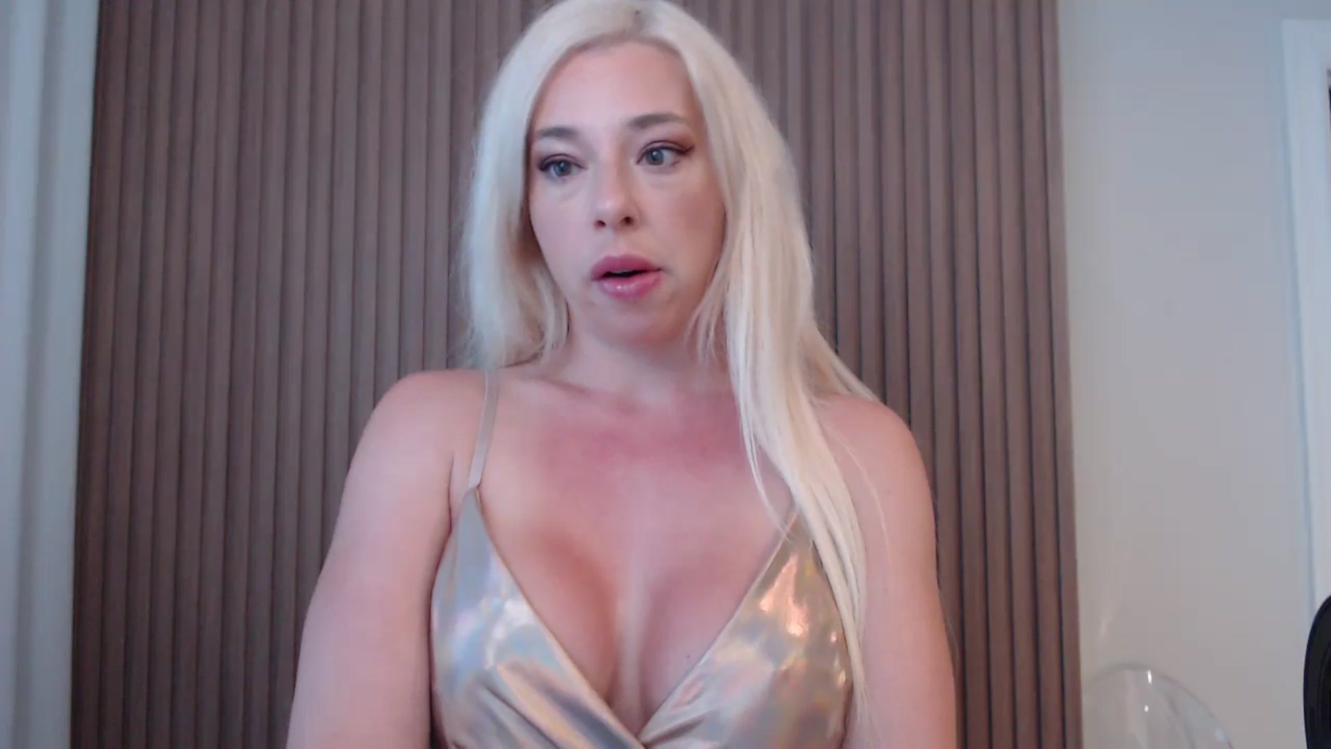 Gallery image thumbnail from Riley_Parks's myfreecams stream on, 07/23/2025, 10:22 image 3 of 20