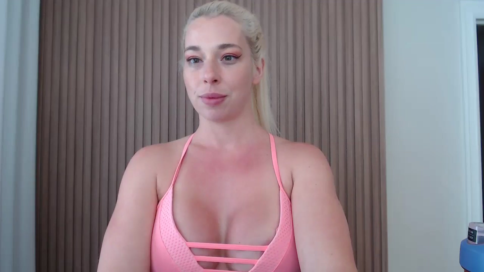 Gallery image thumbnail from Riley_Parks's myfreecams stream on, 08/03/2025, 18:41 image 6 of 20