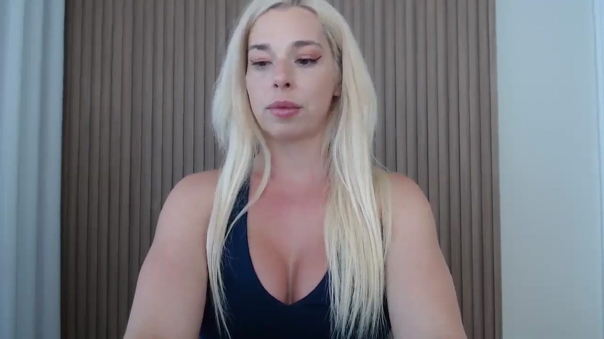 Gallery image thumbnail from Riley_Parks's myfreecams stream on, 08/05/2025, 16:05 image 5 of 20