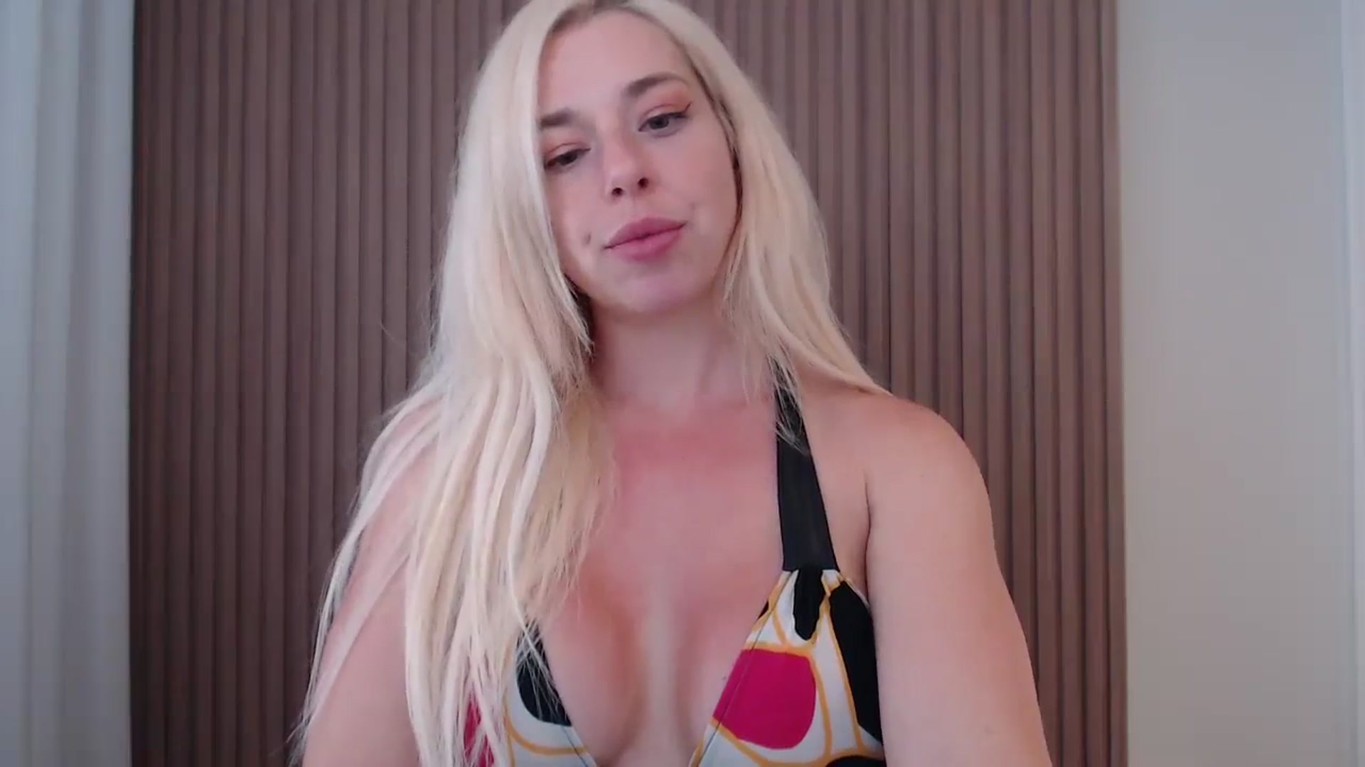 Gallery image thumbnail from Riley_Parks's myfreecams stream on, 08/05/2025, 23:50 image 12 of 20