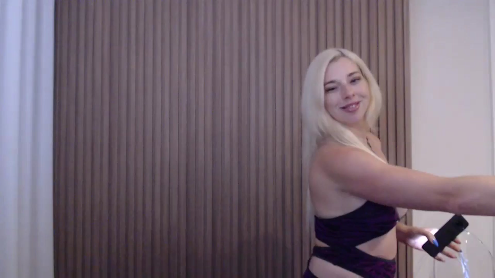 Gallery image thumbnail from Riley_Parks's myfreecams stream on, 08/07/2025, 02:44 image 1 of 20