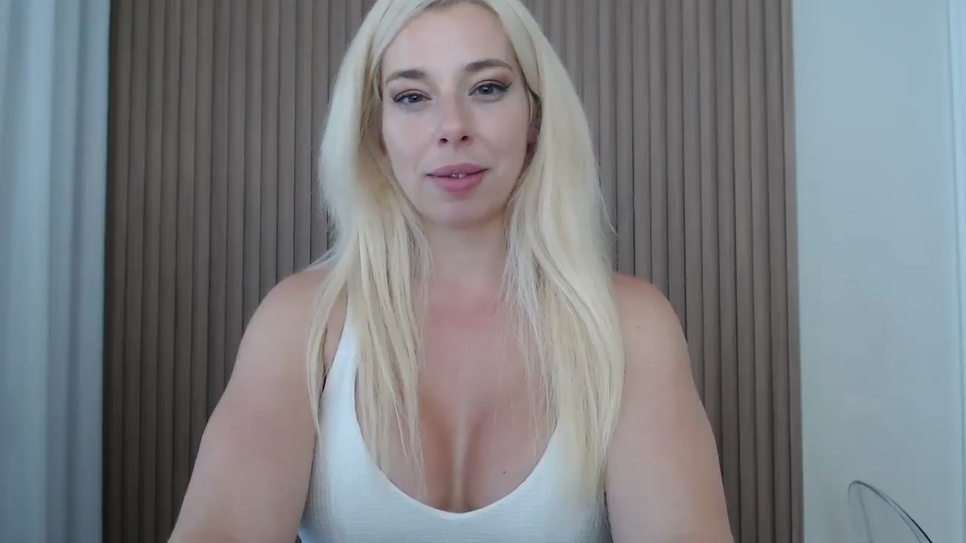 Gallery image thumbnail from Riley_Parks's myfreecams stream on, 08/10/2025, 14:39 image 12 of 20