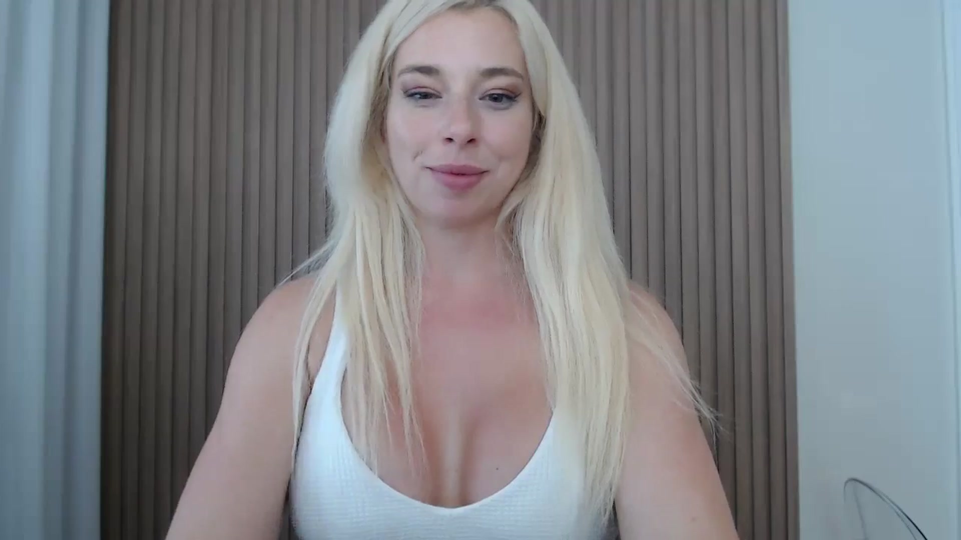 Gallery image thumbnail from Riley_Parks's myfreecams stream on, 08/10/2025, 14:39 image 13 of 20