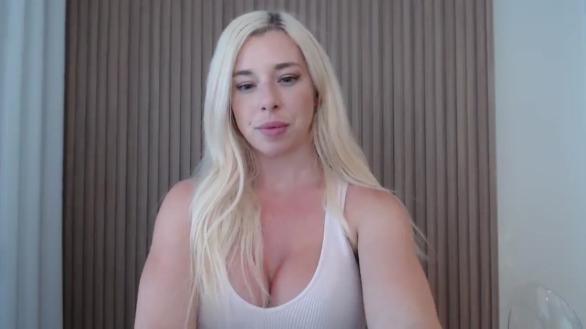Gallery image thumbnail from Riley_Parks's myfreecams stream on, 08/17/2025, 19:08 image 20 of 20