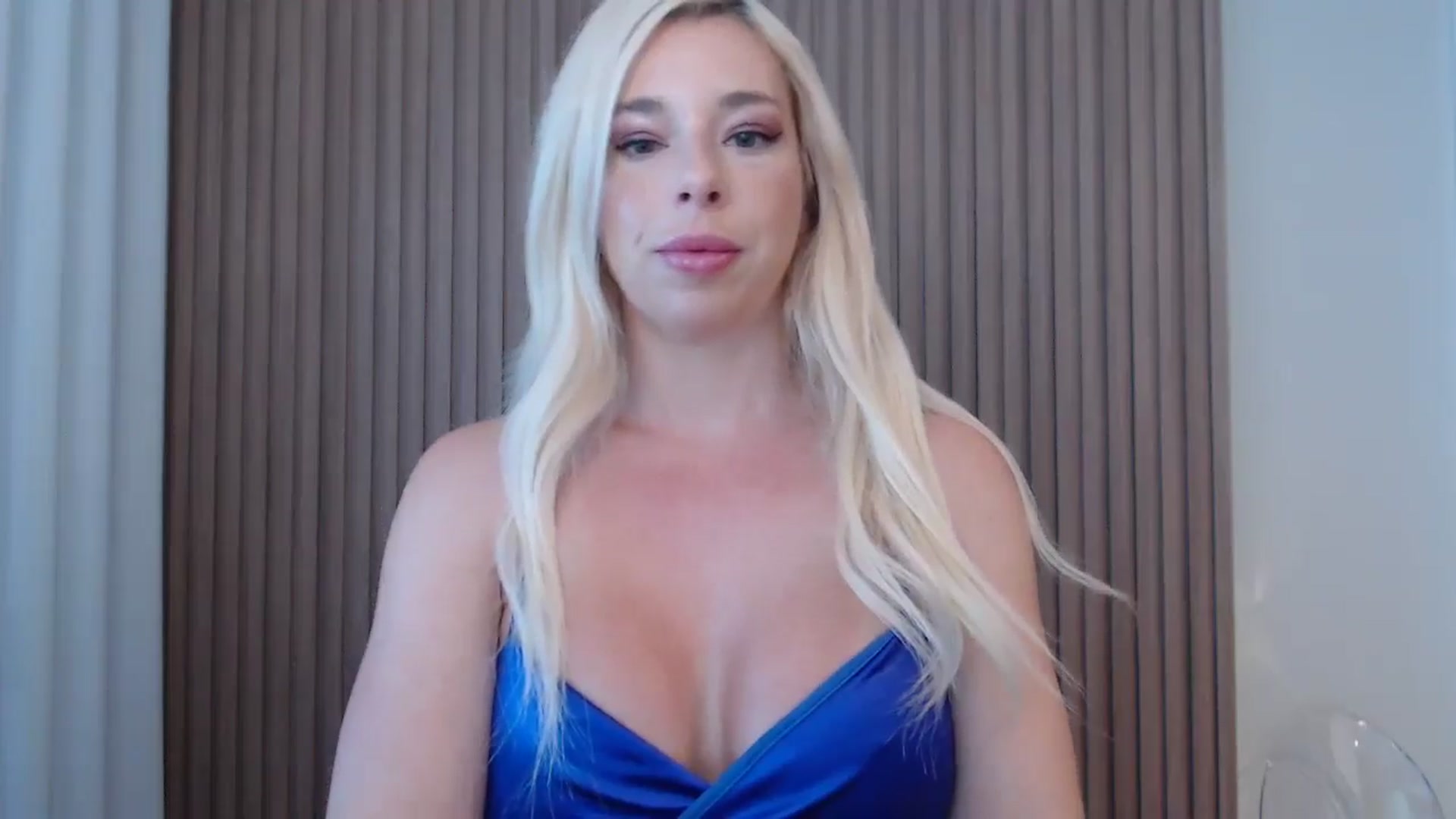 Gallery image thumbnail from Riley_Parks's myfreecams stream on, 08/18/2025, 11:29 image 6 of 20