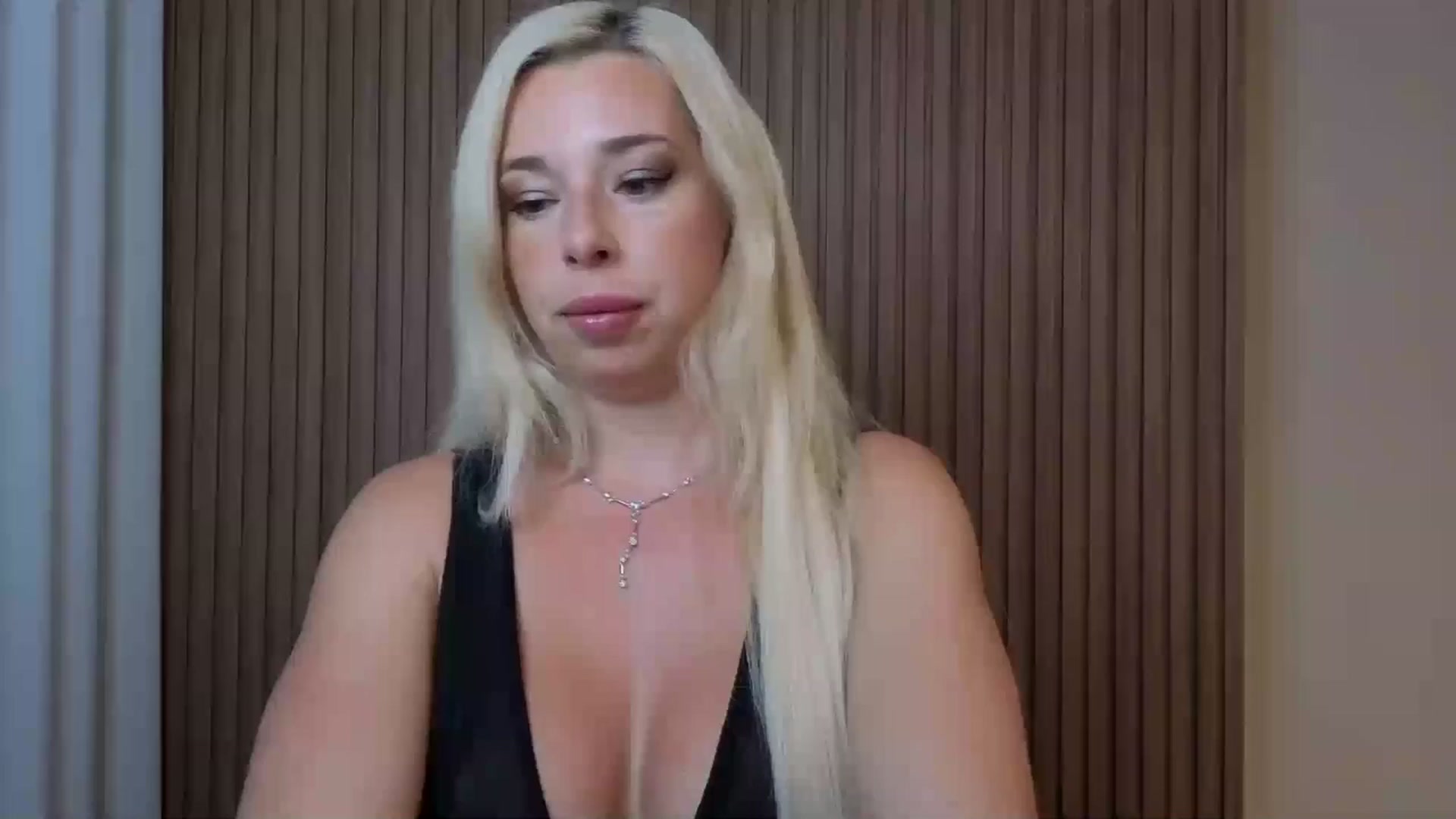 Gallery image thumbnail from Riley_Parks's myfreecams stream on, 10/01/2025, 10:29 image 6 of 20