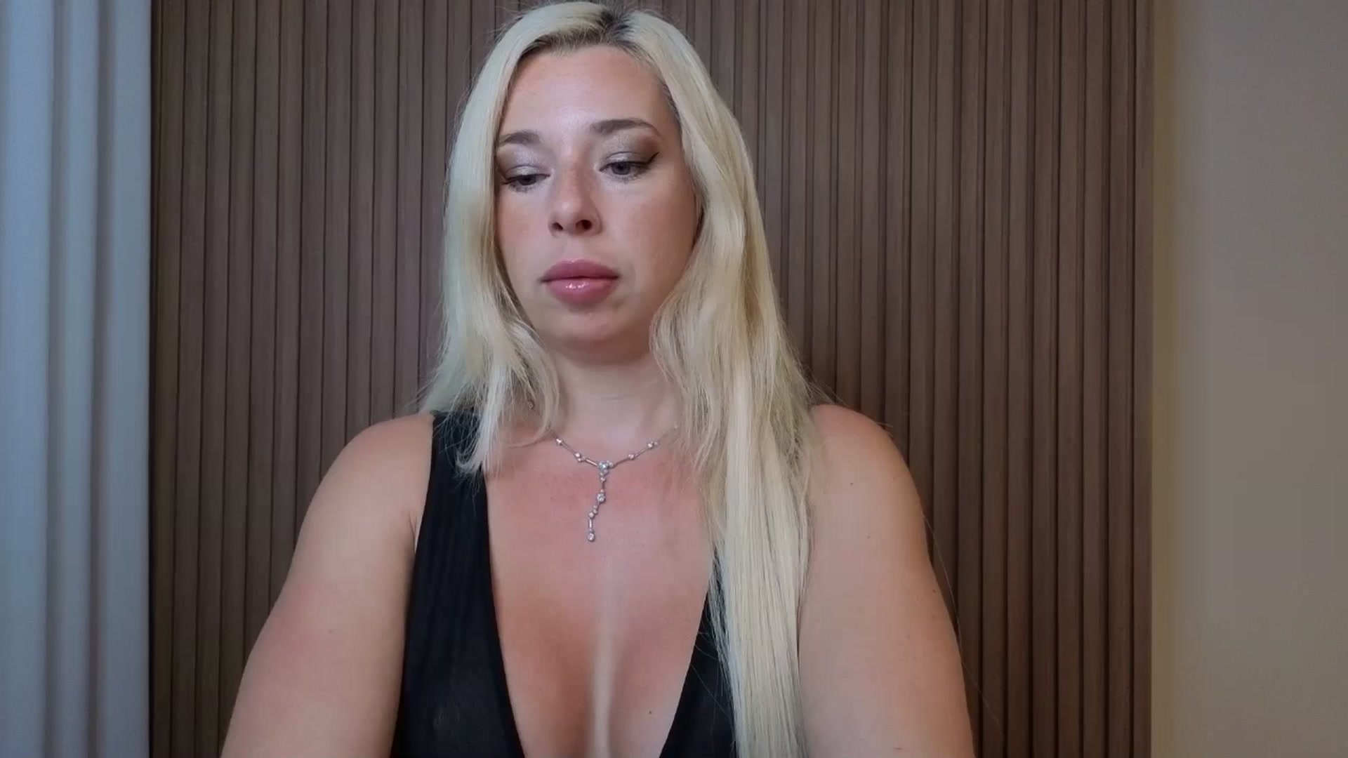 Gallery image thumbnail from Riley_Parks's myfreecams stream on, 10/01/2025, 10:29 image 5 of 20