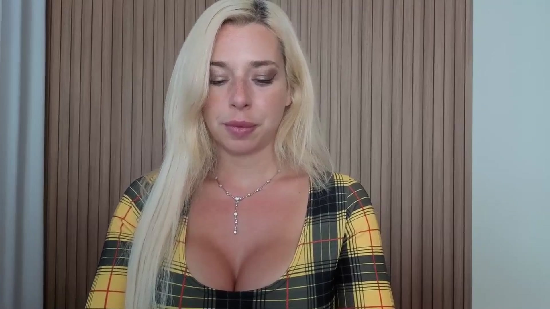 Gallery image thumbnail from Riley_Parks's myfreecams stream on, 10/01/2025, 14:14 image 10 of 20