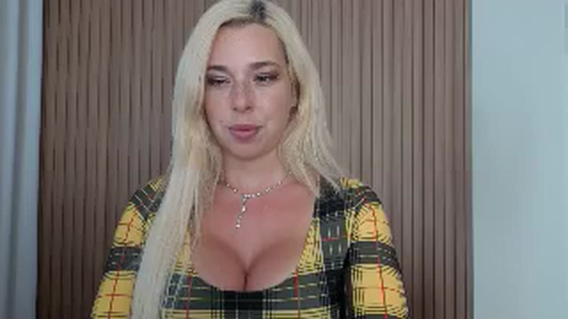 Gallery image thumbnail from Riley_Parks's myfreecams stream on, 10/01/2025, 18:03 image 8 of 20