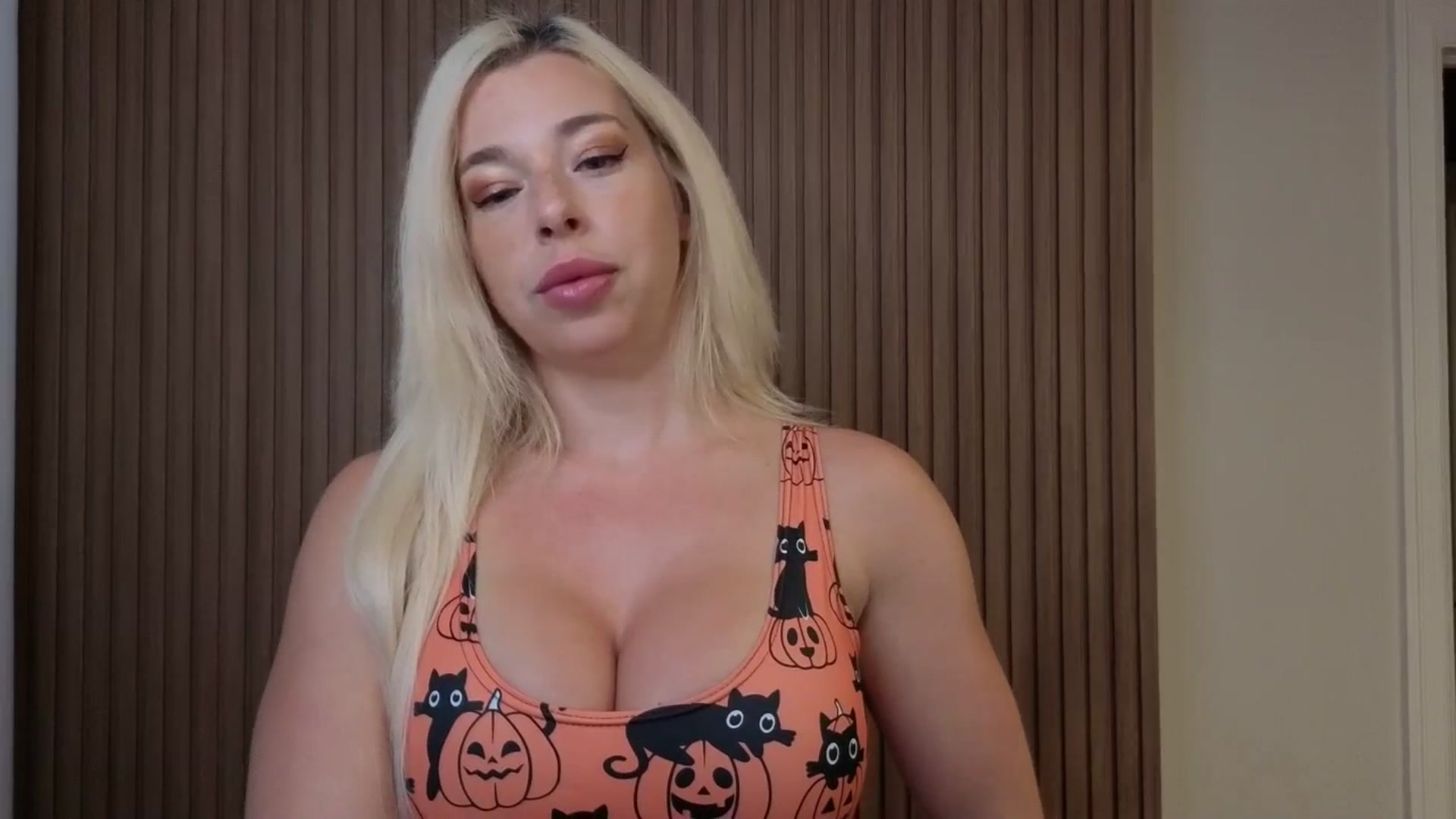 Gallery image thumbnail from Riley_Parks's myfreecams stream on, 10/13/2025, 11:13 image 7 of 20