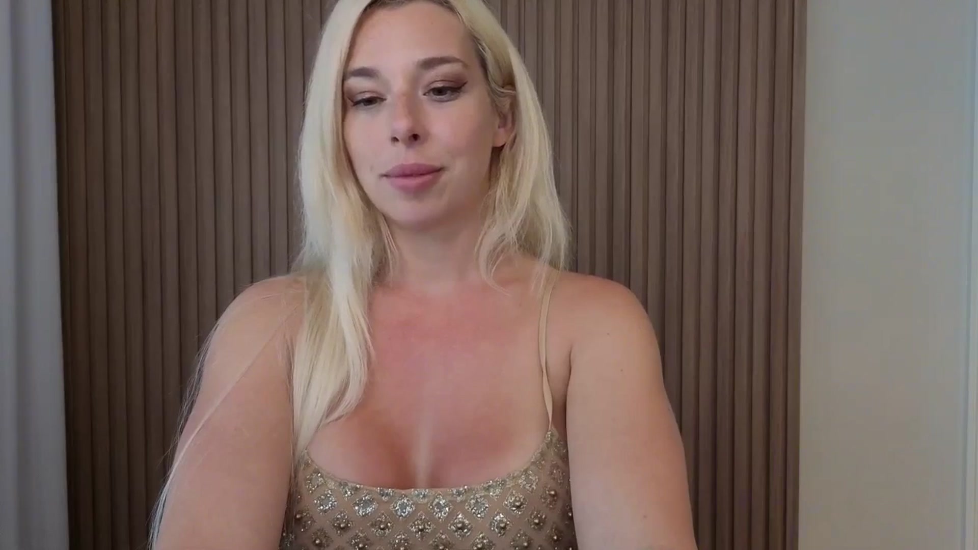 Gallery image thumbnail from Riley_Parks's myfreecams stream on, 10/14/2025, 18:20 image 5 of 20