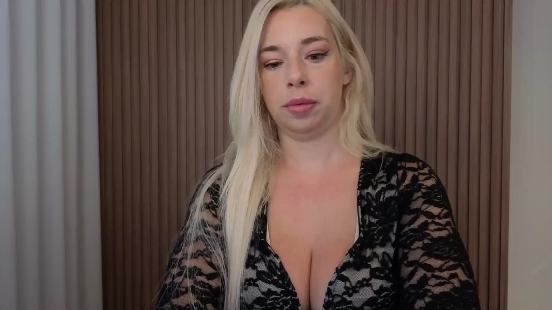 Gallery image thumbnail from Riley_Parks's myfreecams stream on, 11/06/2025, 12:46 image 8 of 20