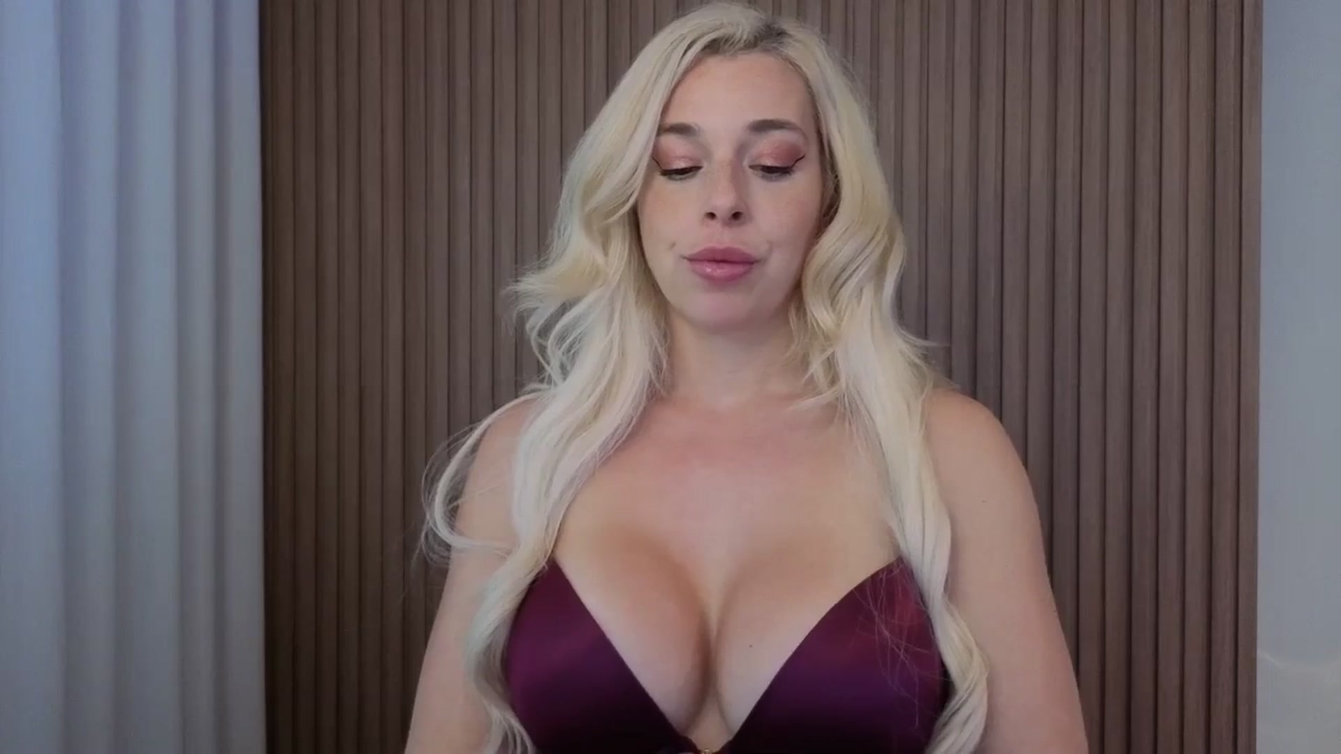 Gallery image thumbnail from Riley_Parks's myfreecams stream on, 11/10/2025, 18:07 image 15 of 20