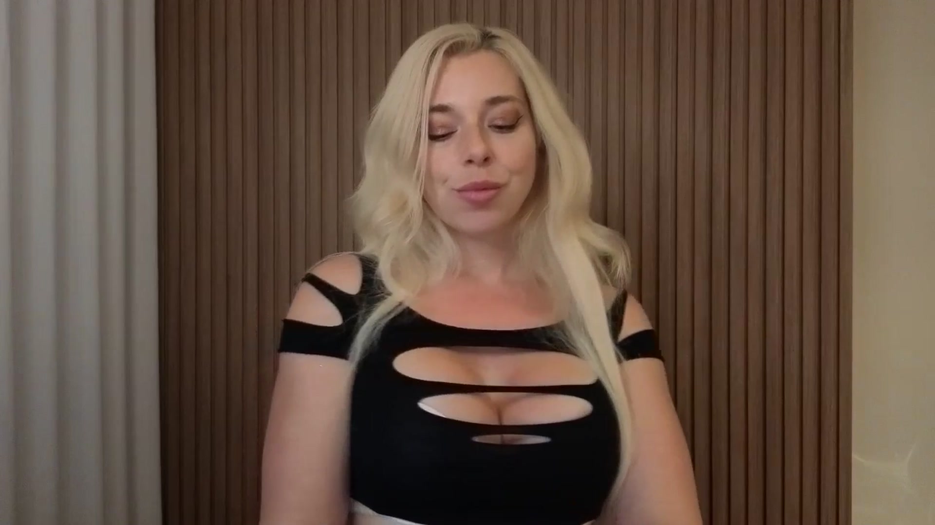 Gallery image thumbnail from Riley_Parks's myfreecams stream on, 11/12/2025, 03:46 image 16 of 20