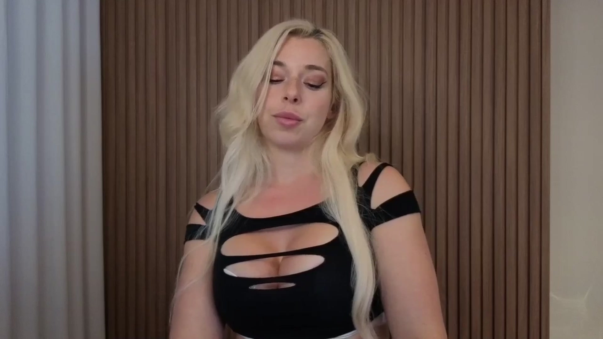 Gallery image thumbnail from Riley_Parks's myfreecams stream on, 11/12/2025, 03:46 image 11 of 20