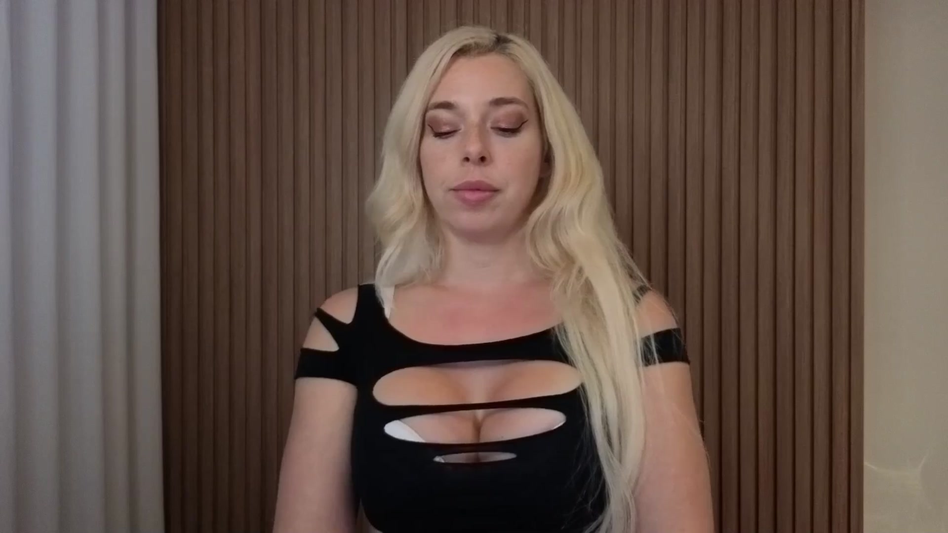 Gallery image thumbnail from Riley_Parks's myfreecams stream on, 11/12/2025, 03:46 image 5 of 20