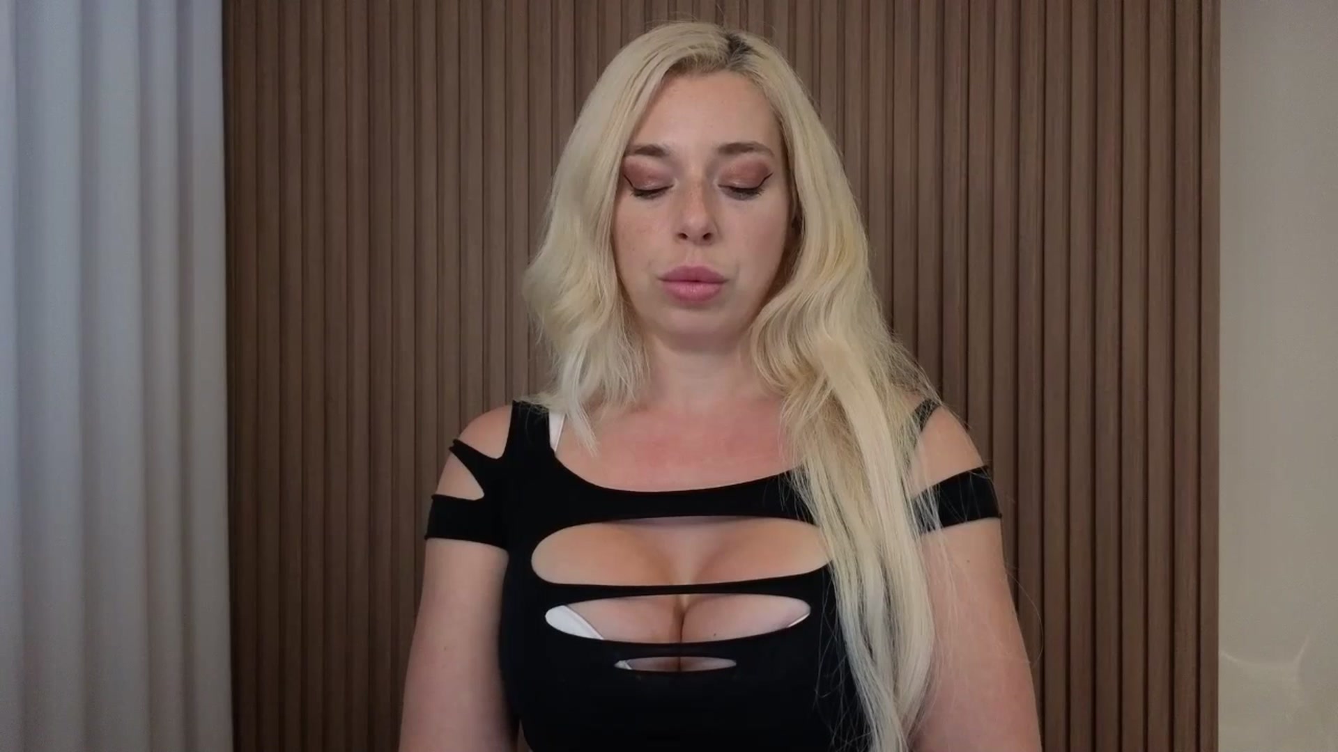 Gallery image thumbnail from Riley_Parks's myfreecams stream on, 11/12/2025, 03:46 image 7 of 20