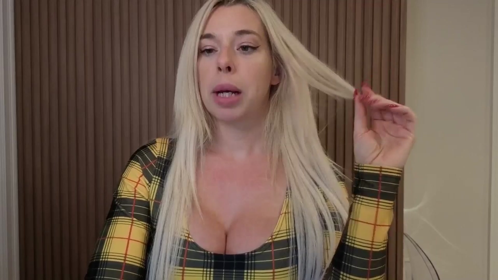 Gallery image thumbnail from Riley_Parks's myfreecams stream on, 11/19/2025, 23:31 image 14 of 20