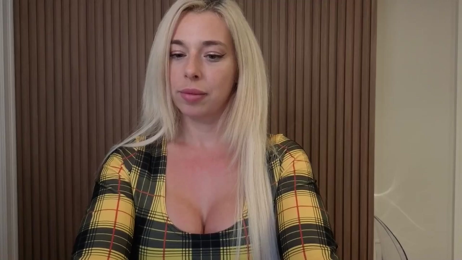 Gallery image thumbnail from Riley_Parks's myfreecams stream on, 11/19/2025, 23:31 image 19 of 20