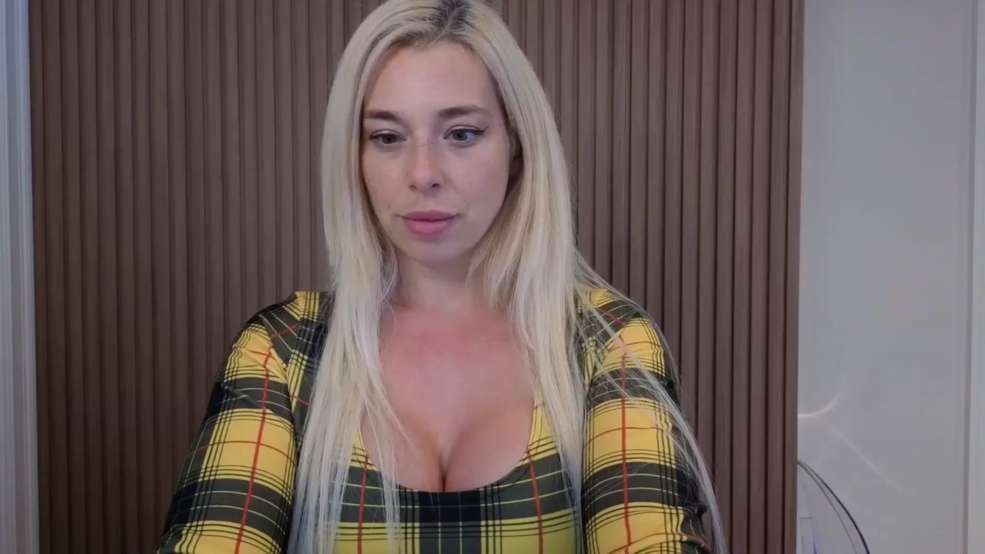 Gallery image thumbnail from Riley_Parks's myfreecams stream on, 11/19/2025, 23:31 image 16 of 20