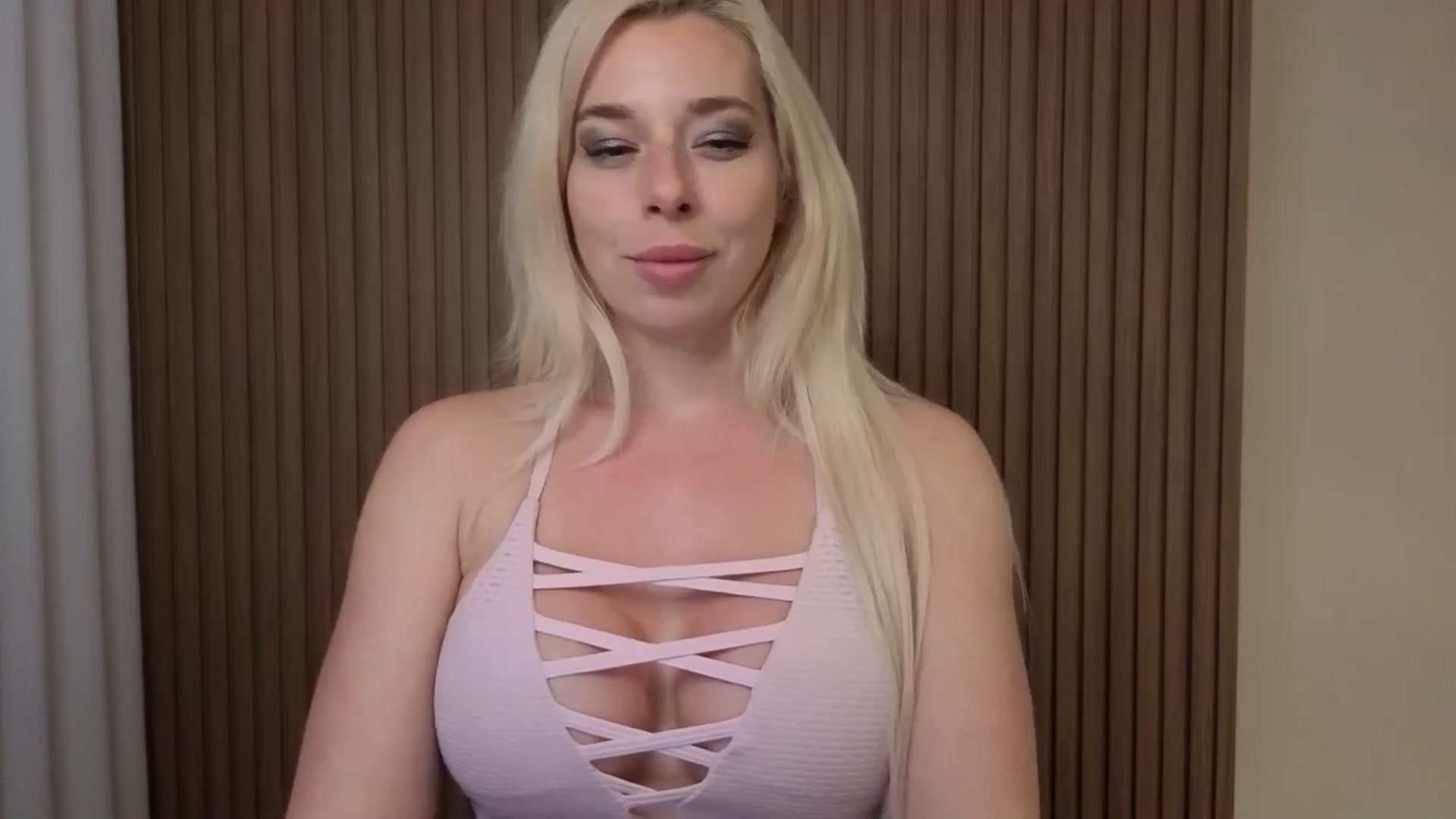Gallery image thumbnail from Riley_Parks's myfreecams stream on, 01/03/2026, 23:01 image 5 of 20