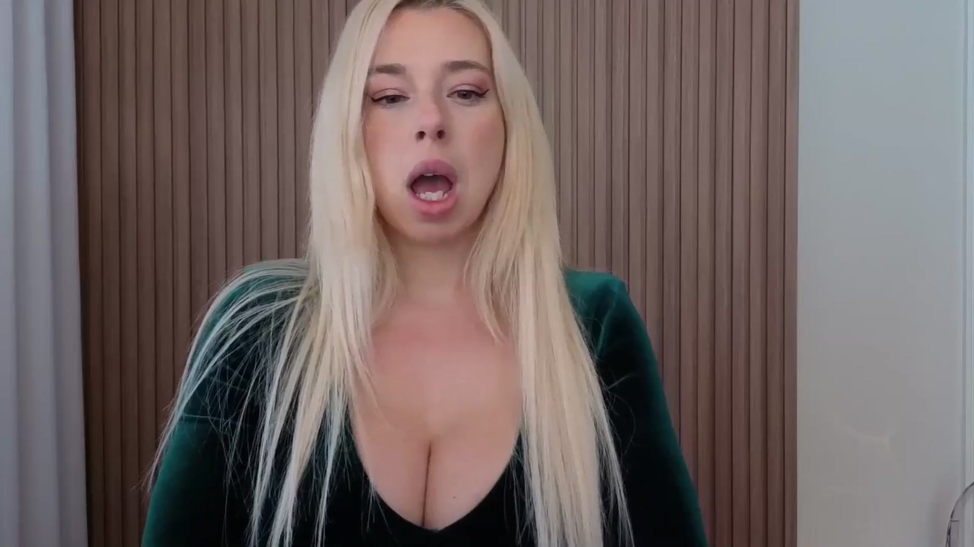 Gallery image thumbnail from Riley_Parks's myfreecams stream on, 01/05/2026, 16:09 image 3 of 20