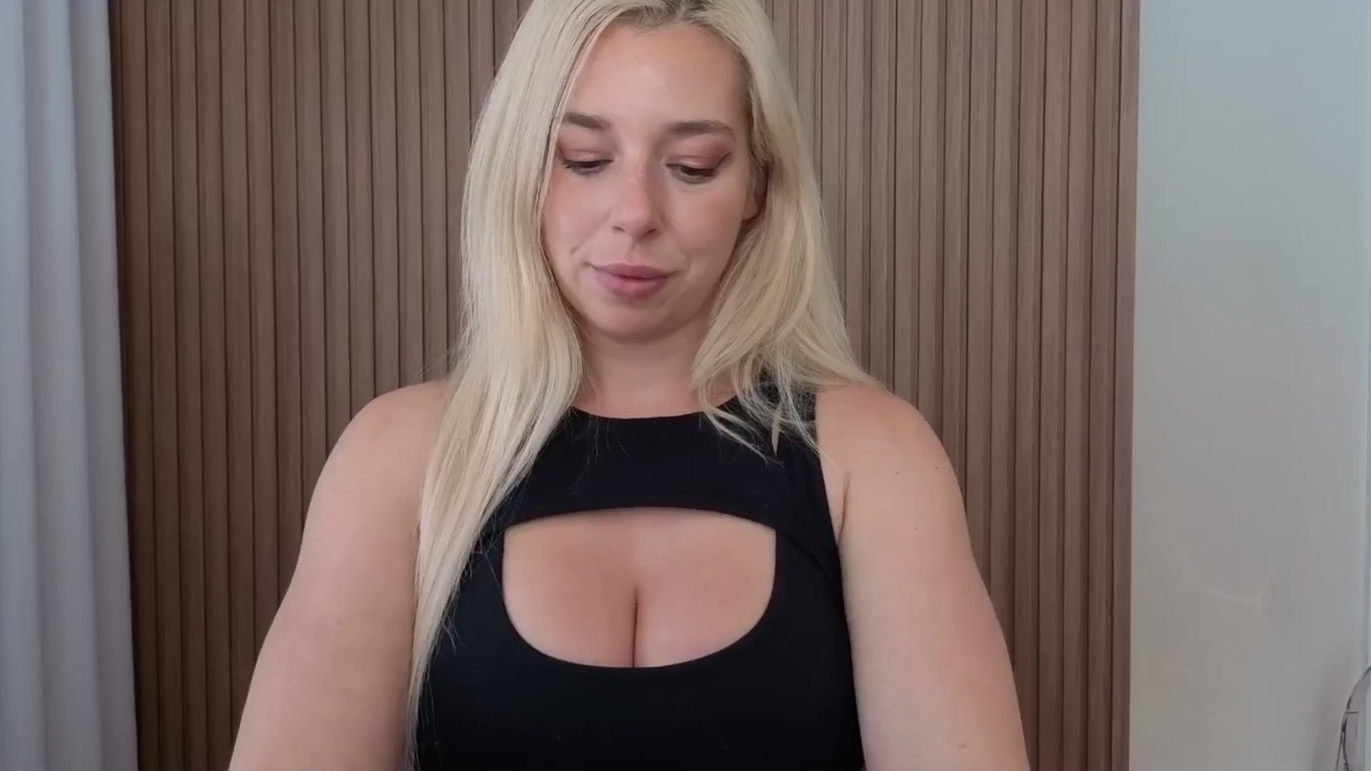 Gallery image thumbnail from Riley_Parks's myfreecams stream on, 01/05/2026, 18:34 image 19 of 20