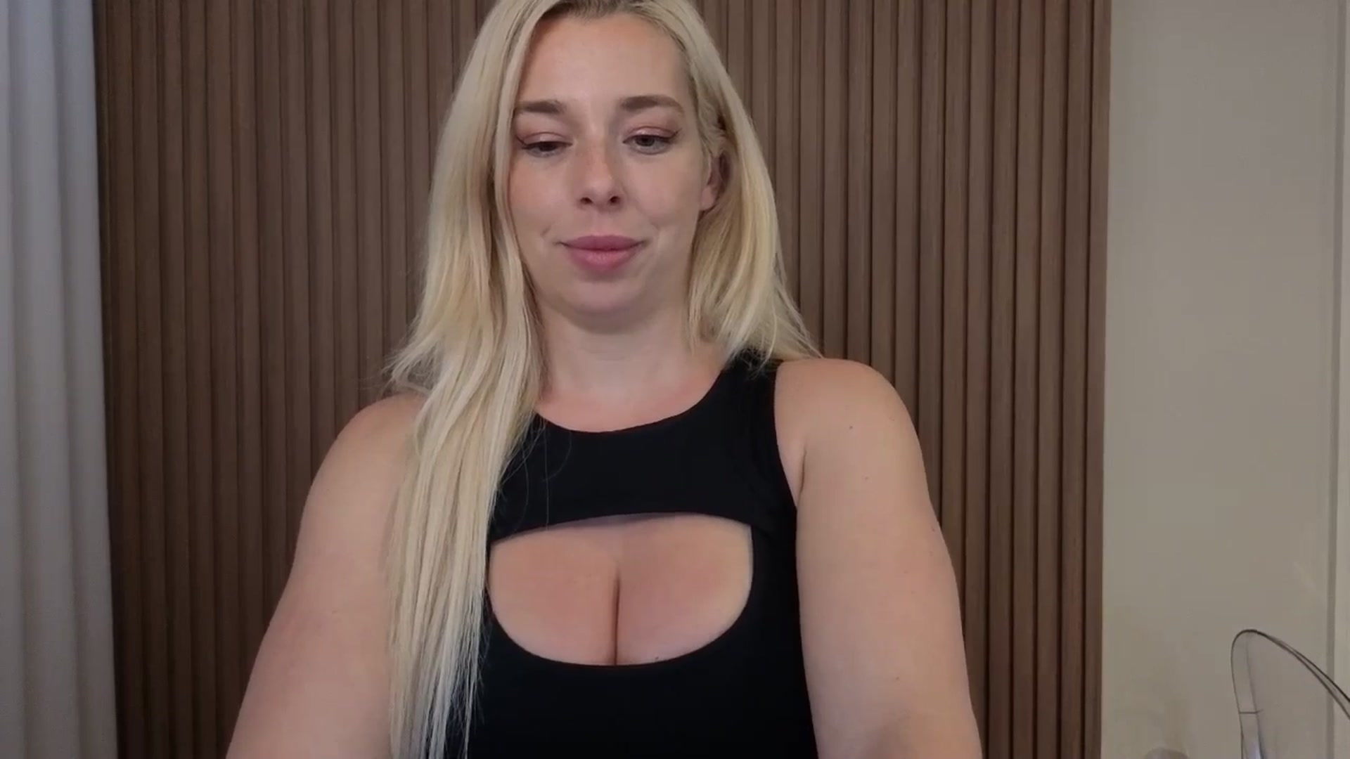 Gallery image thumbnail from Riley_Parks's myfreecams stream on, 01/05/2026, 22:29 image 14 of 20