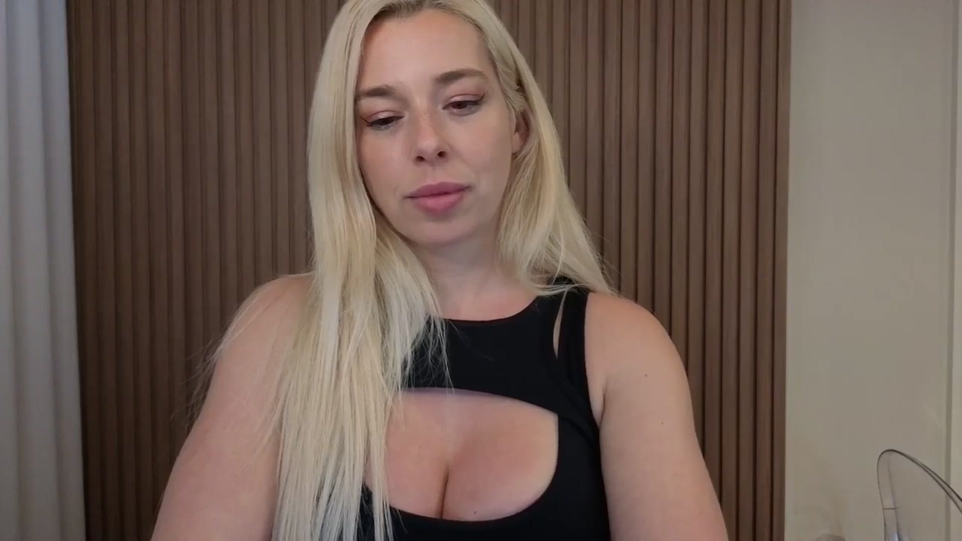 Gallery image thumbnail from Riley_Parks's myfreecams stream on, 01/05/2026, 22:29 image 19 of 20