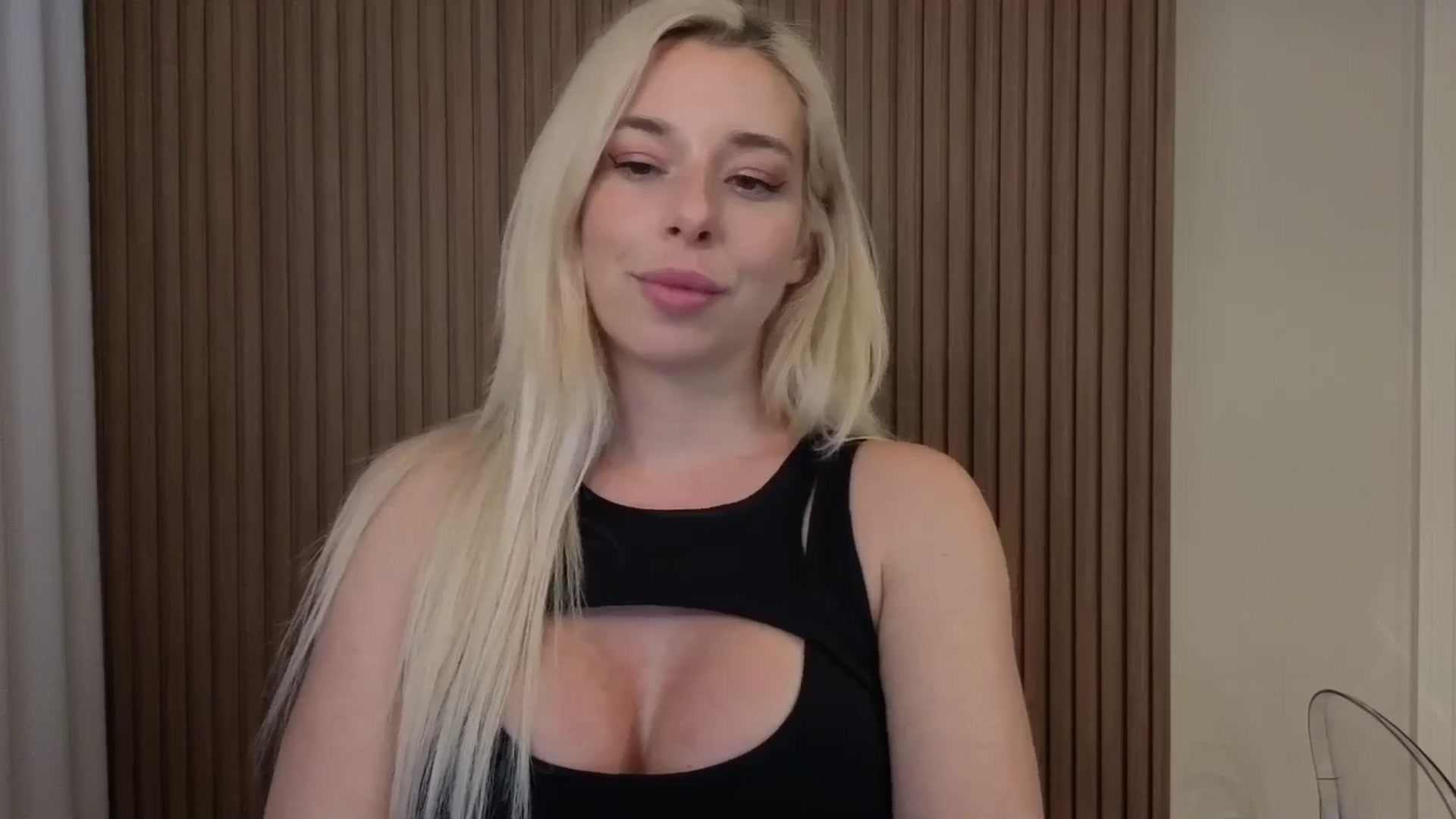 Gallery image thumbnail from Riley_Parks's myfreecams stream on, 01/05/2026, 23:10 image 15 of 20