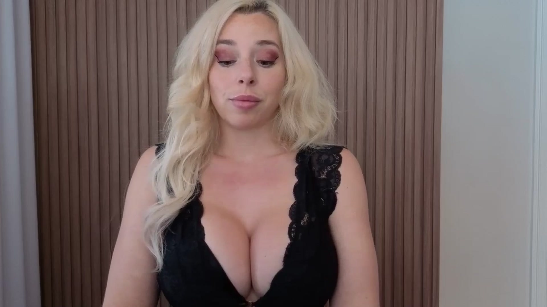 Gallery image thumbnail from Riley_Parks's myfreecams stream on, 01/06/2026, 18:32 image 2 of 20