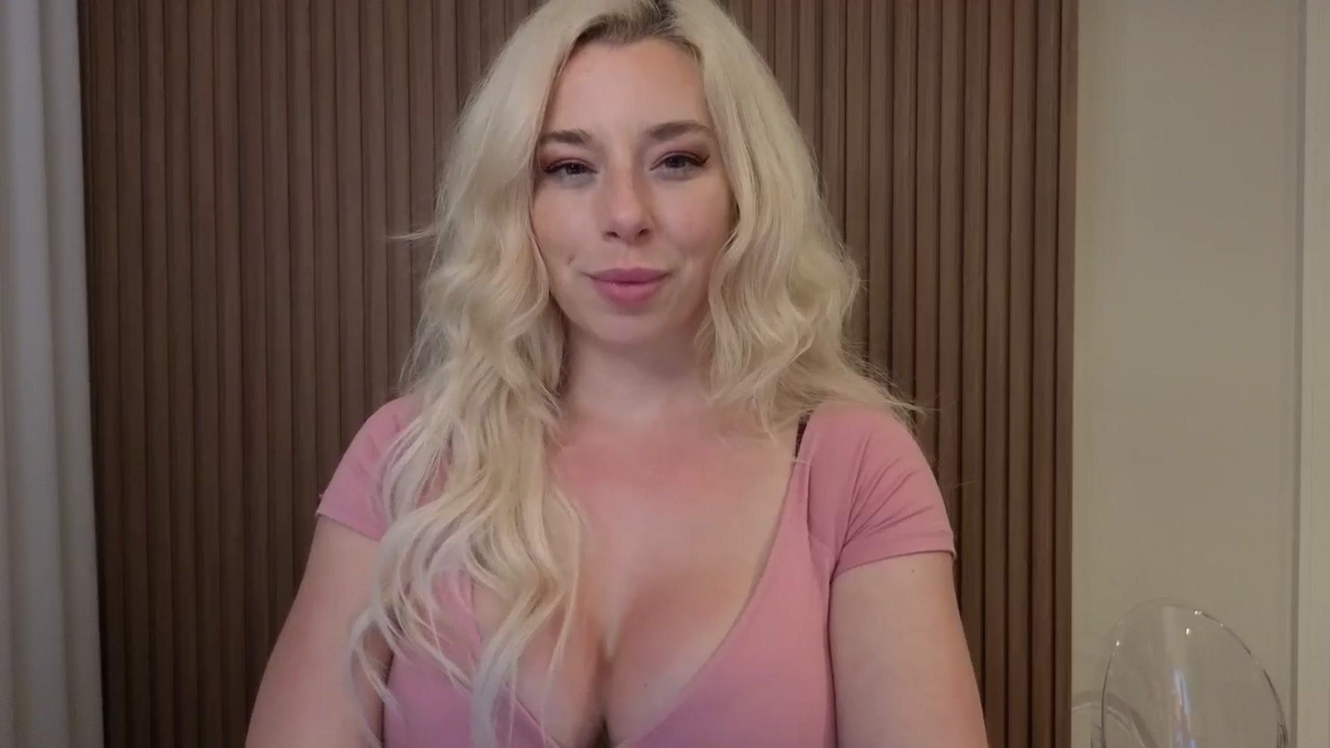 Gallery image thumbnail from Riley_Parks's myfreecams stream on, 01/06/2026, 23:23 image 10 of 20