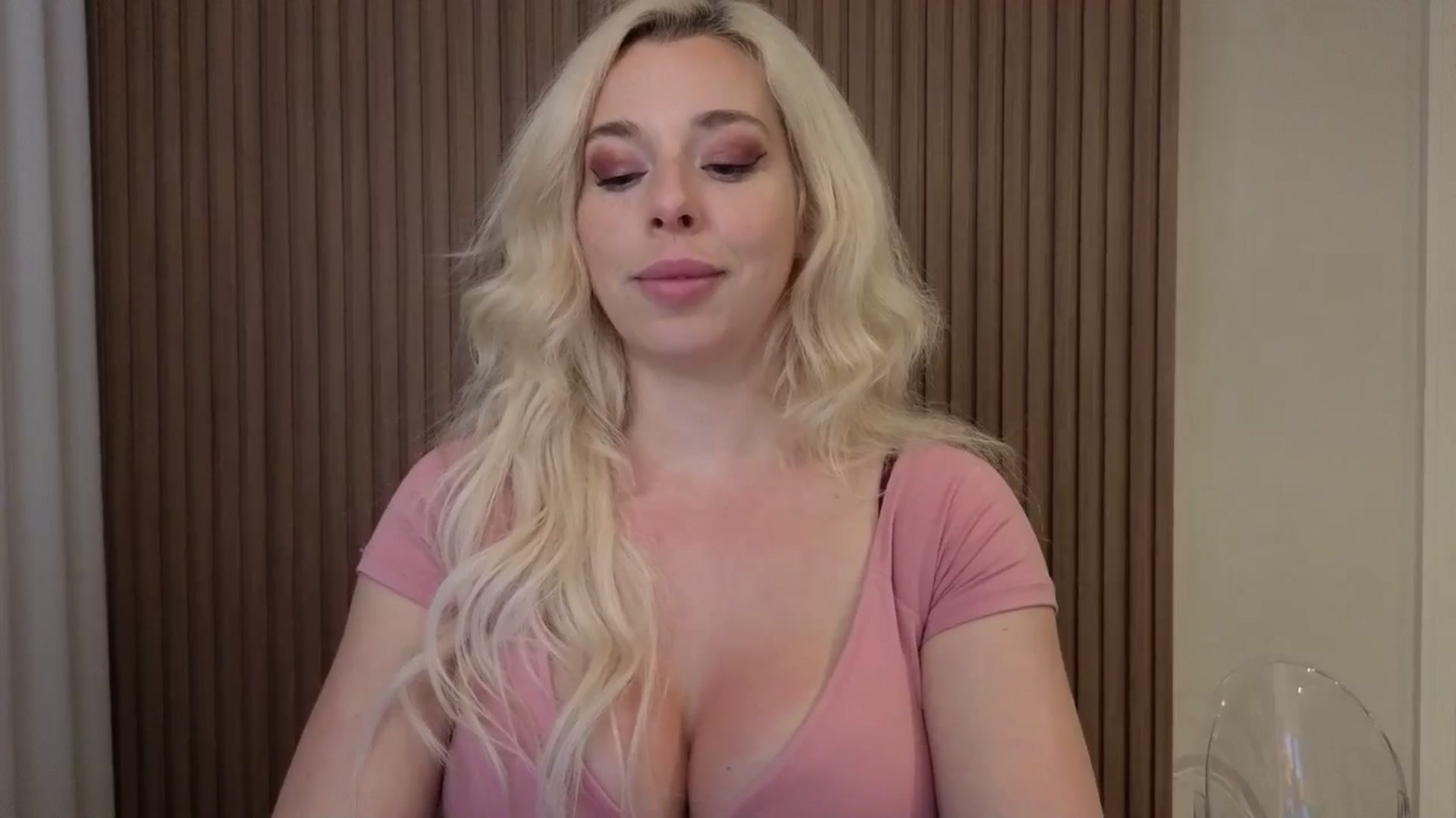 Gallery image thumbnail from Riley_Parks's myfreecams stream on, 01/06/2026, 23:23 image 11 of 20