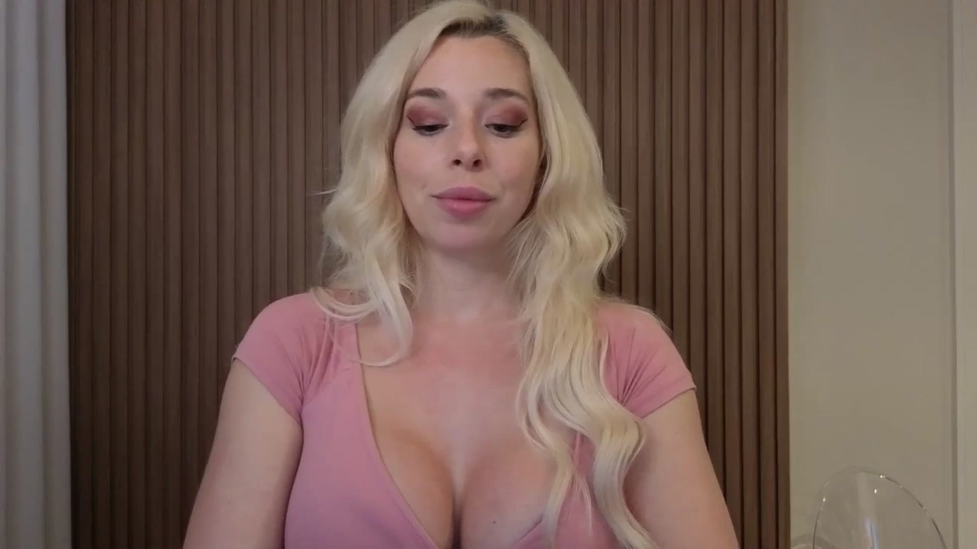 Gallery image thumbnail from Riley_Parks's myfreecams stream on, 01/07/2026, 01:32 image 3 of 20