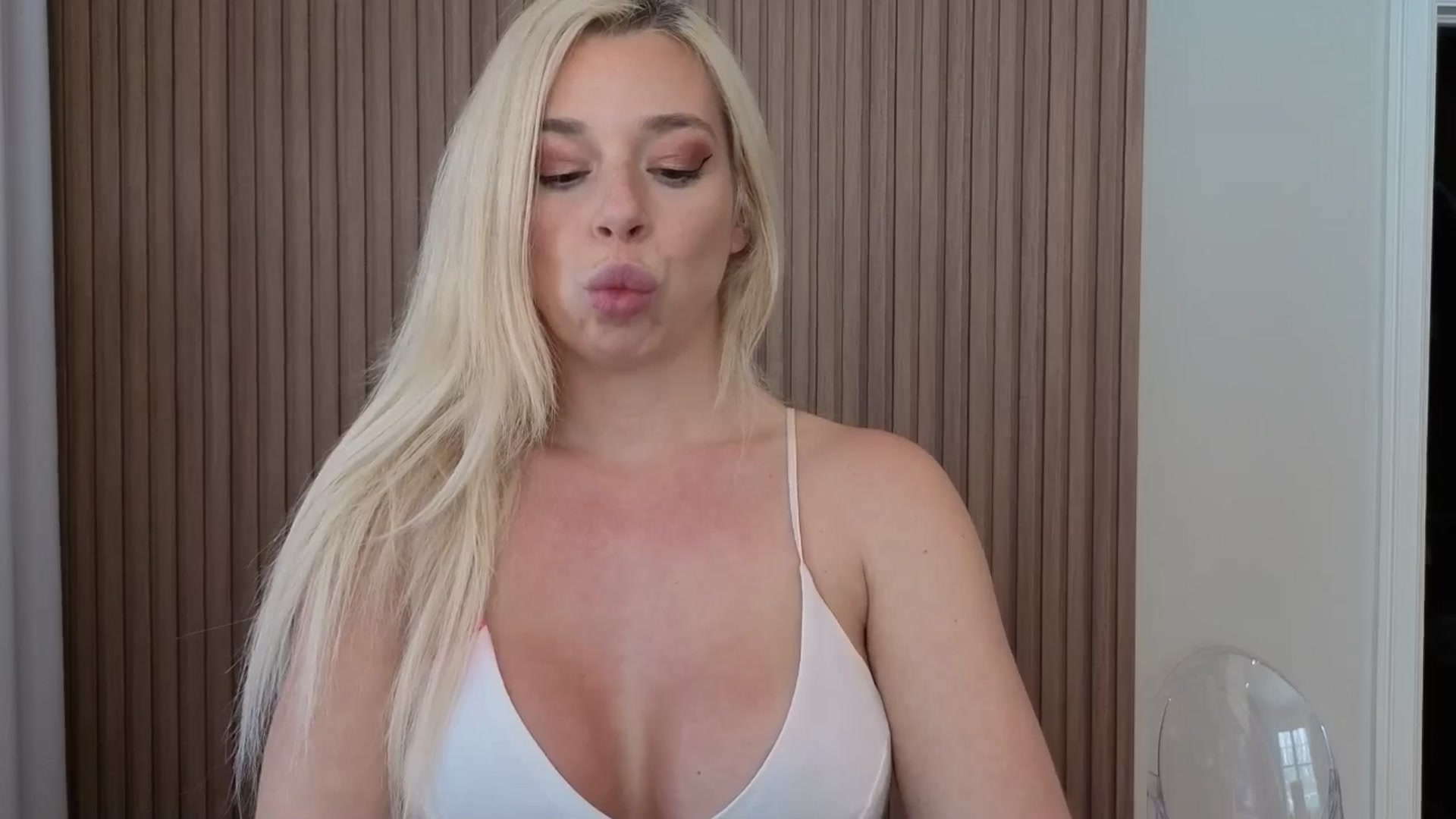Gallery image thumbnail from Riley_Parks's myfreecams stream on, 01/12/2026, 19:32 image 12 of 20