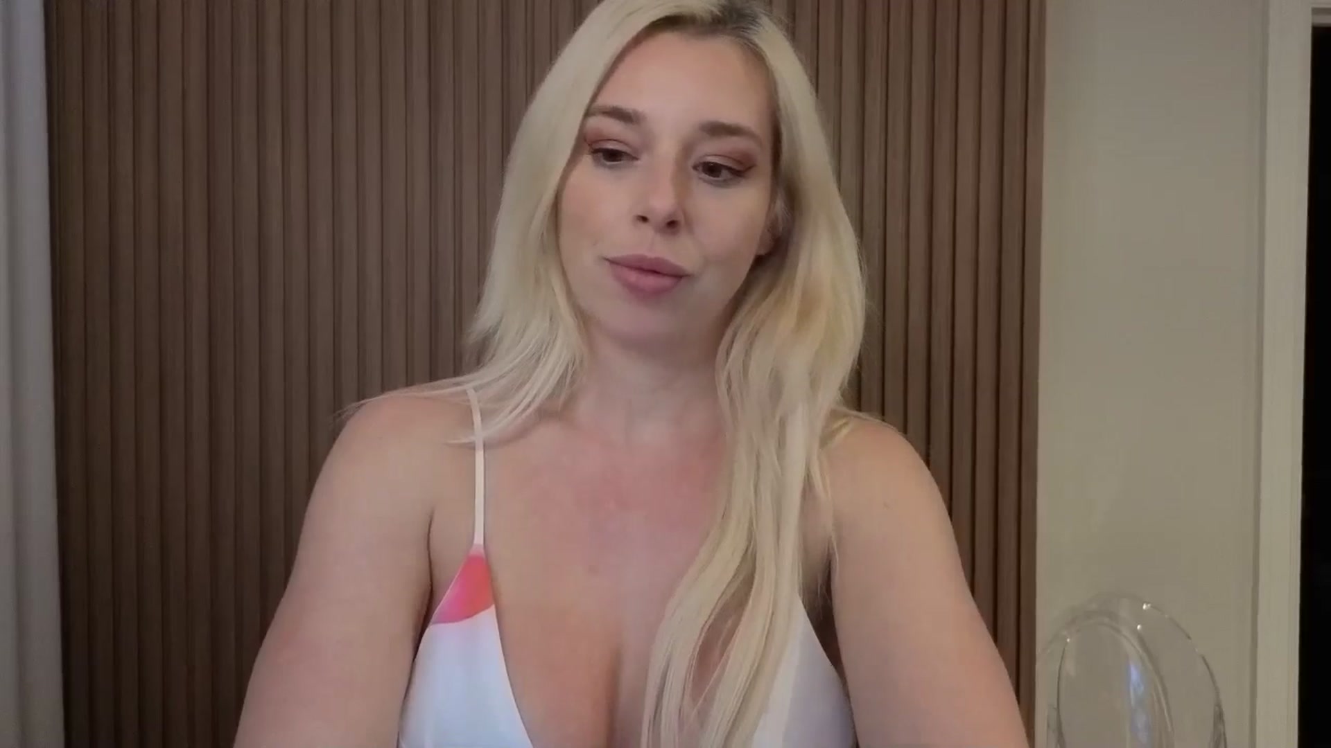 Gallery image thumbnail from Riley_Parks's myfreecams stream on, 01/12/2026, 22:20 image 17 of 20