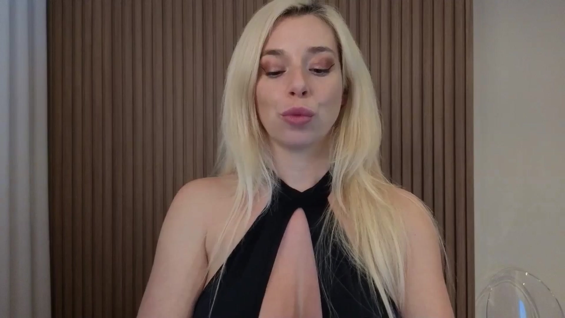 Gallery image thumbnail from Riley_Parks's myfreecams stream on, 01/15/2026, 03:04 image 9 of 20