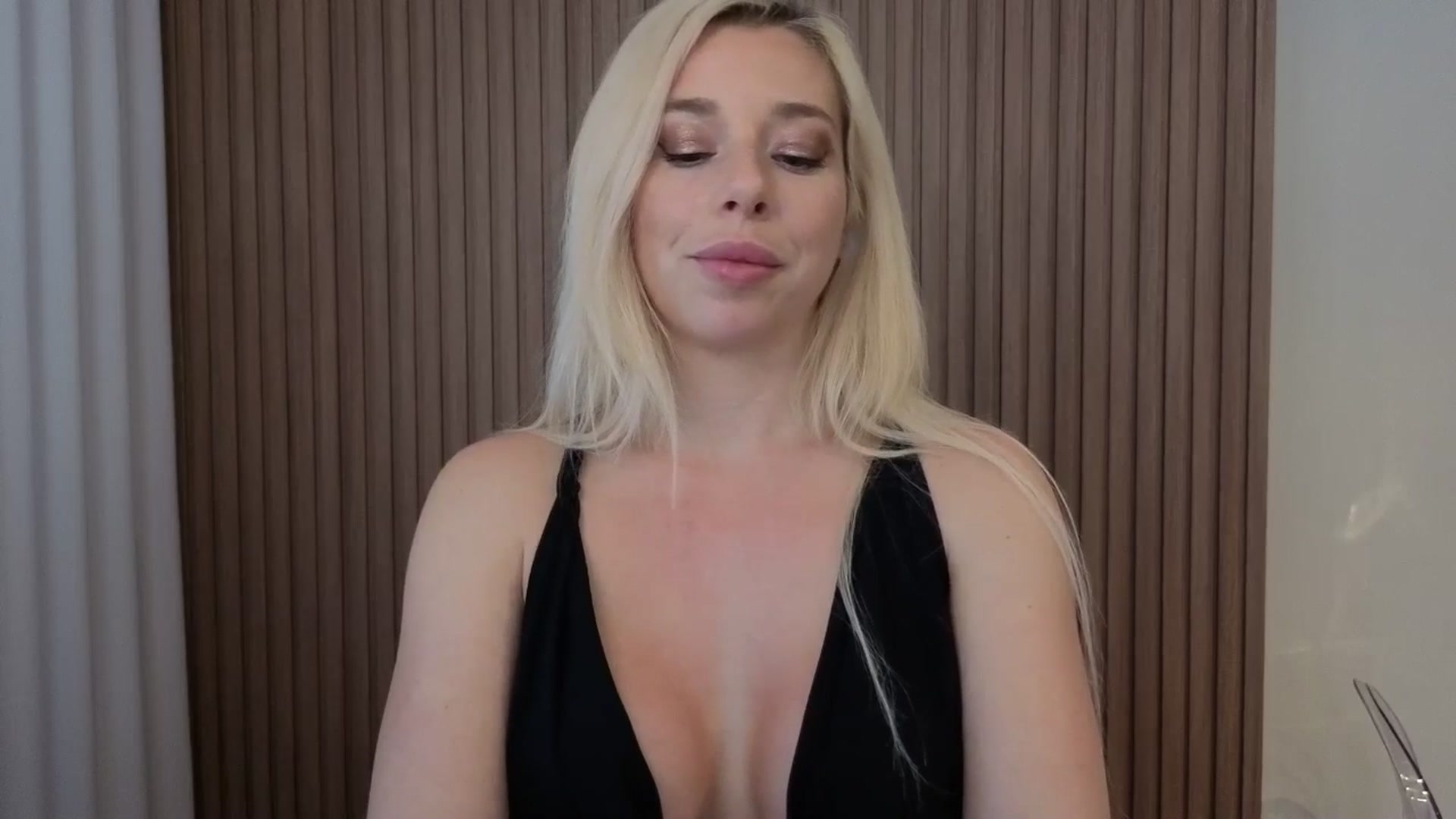 Gallery image thumbnail from Riley_Parks's myfreecams stream on, 01/15/2026, 20:39 image 9 of 20