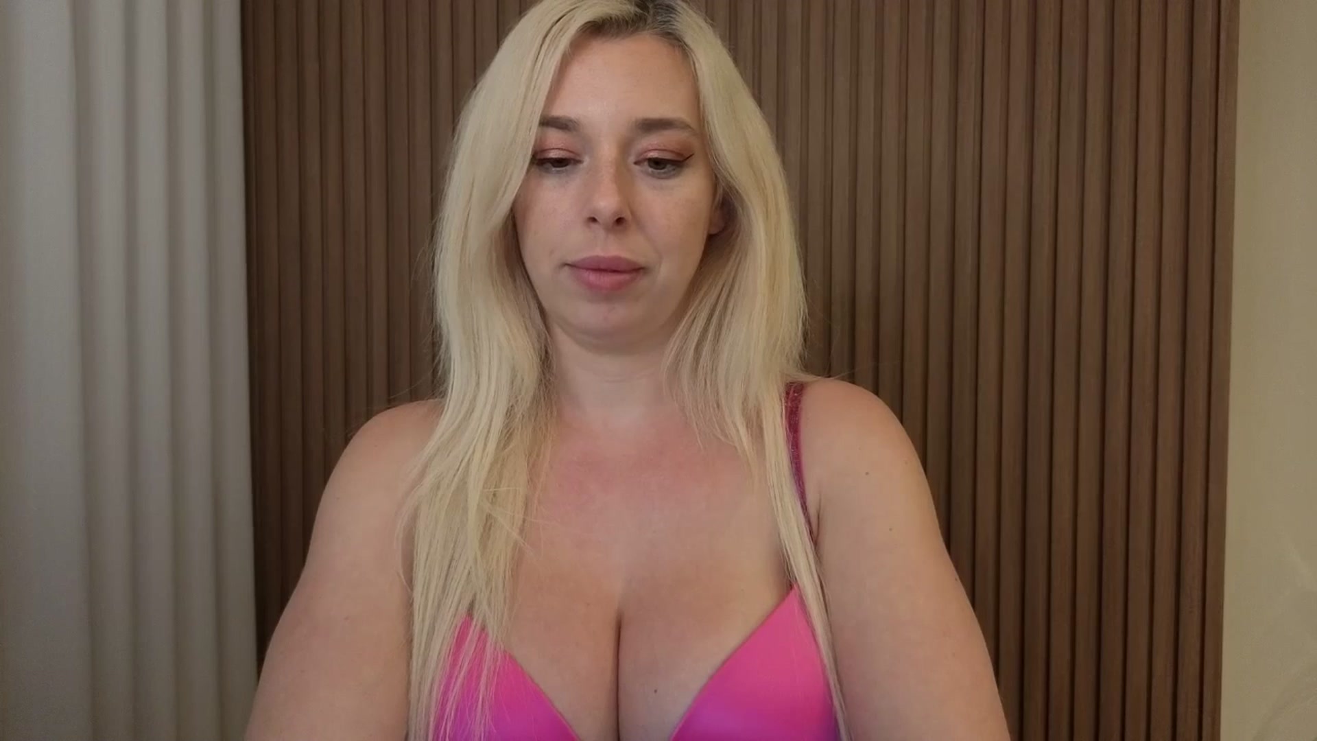 Gallery image thumbnail from Riley_Parks's myfreecams stream on, 01/18/2026, 01:33 image 13 of 20