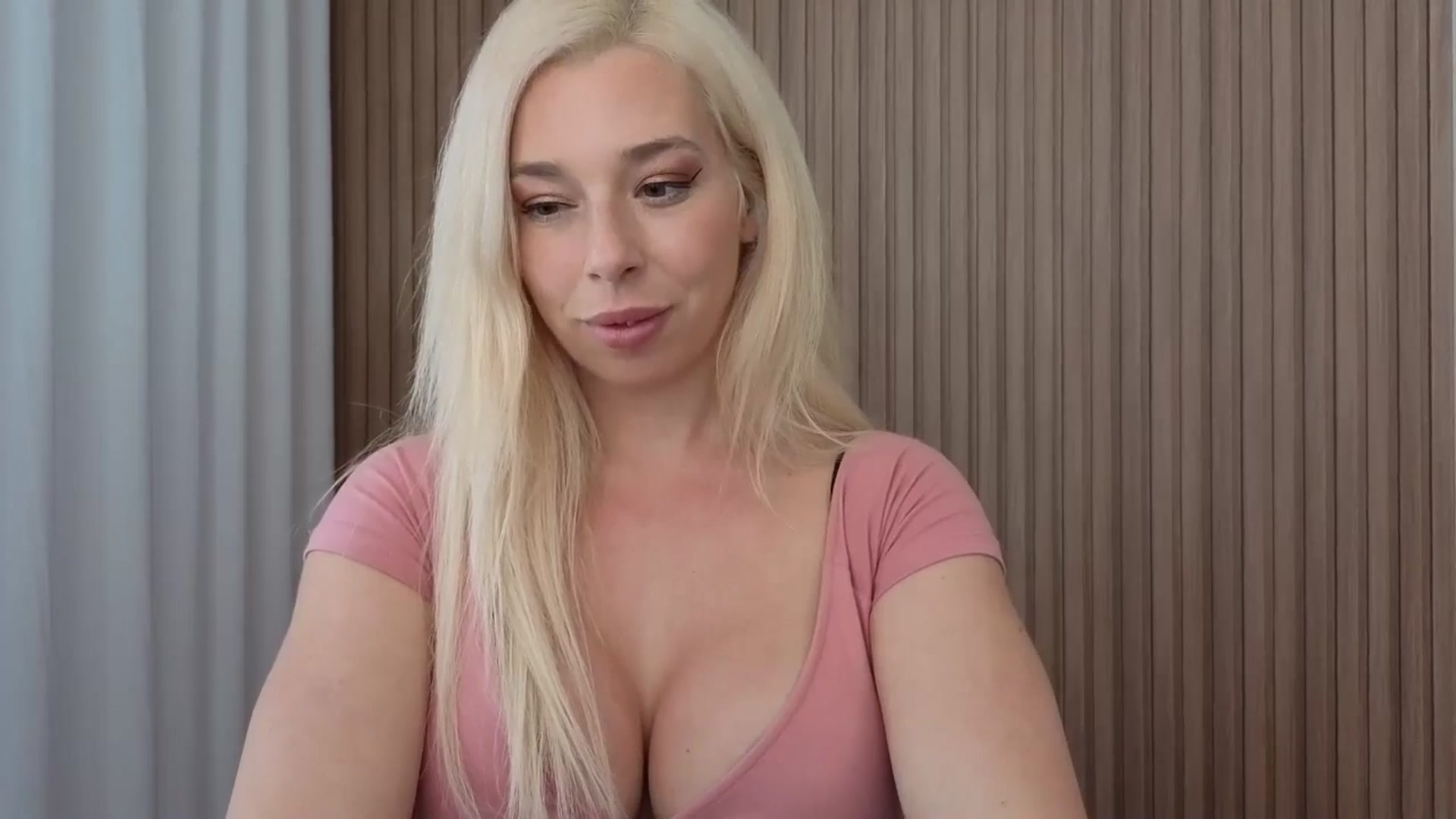 Gallery image thumbnail from Riley_Parks's myfreecams stream on, 01/27/2026, 16:52 image 12 of 20