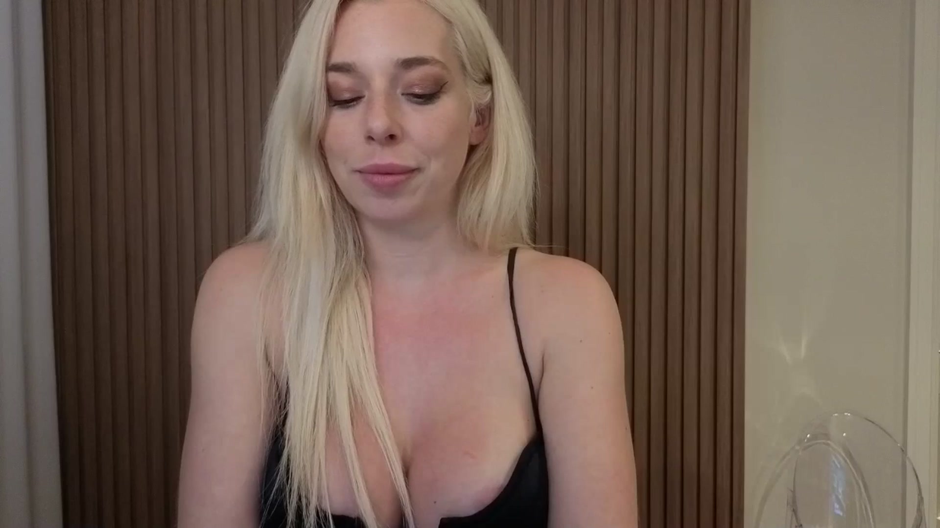 Gallery image thumbnail from Riley_Parks's myfreecams stream on, 01/29/2026, 02:50 image 16 of 20