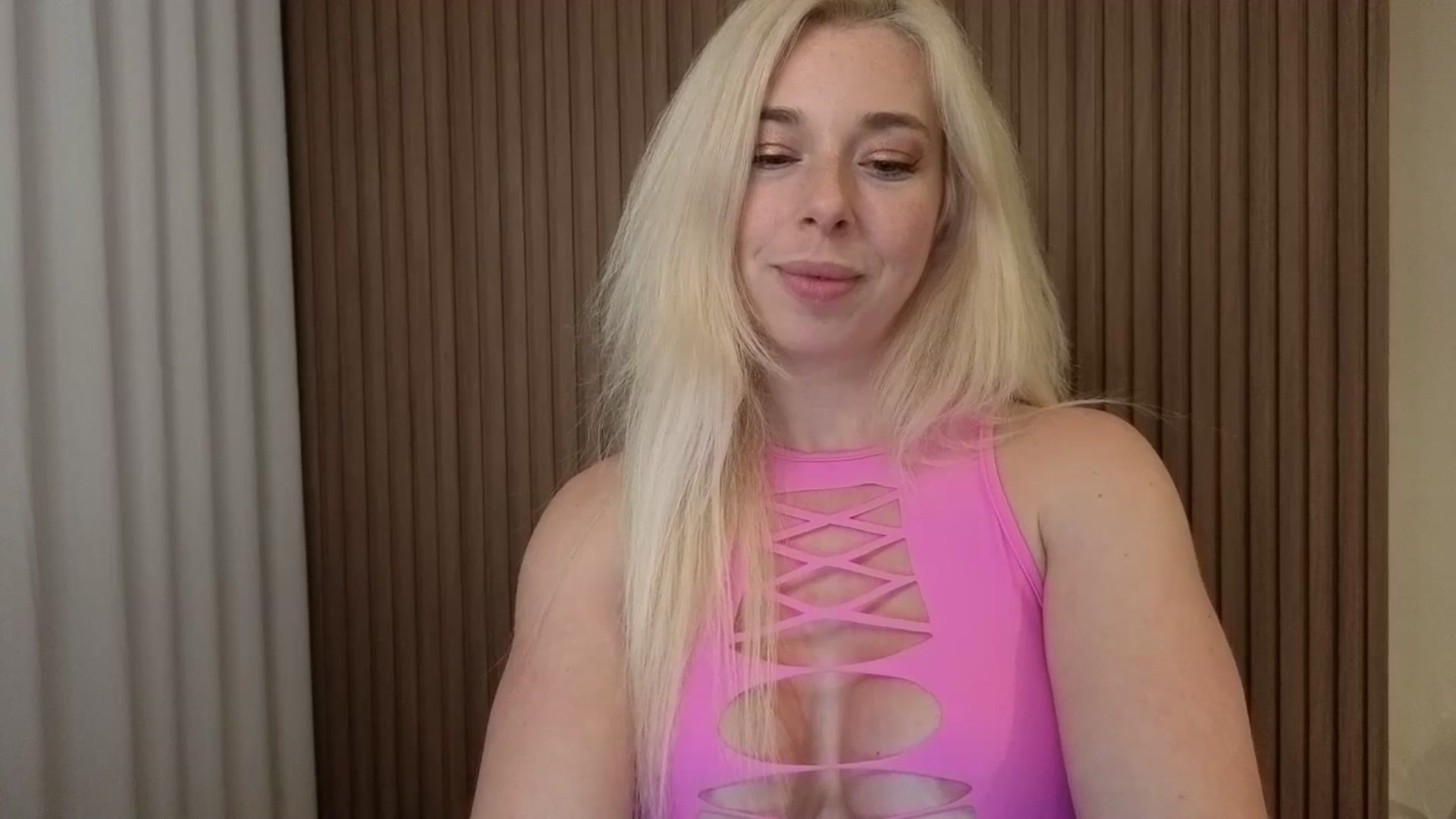 Gallery image thumbnail from Riley_Parks's myfreecams stream on, 02/05/2026, 04:39 image 7 of 20
