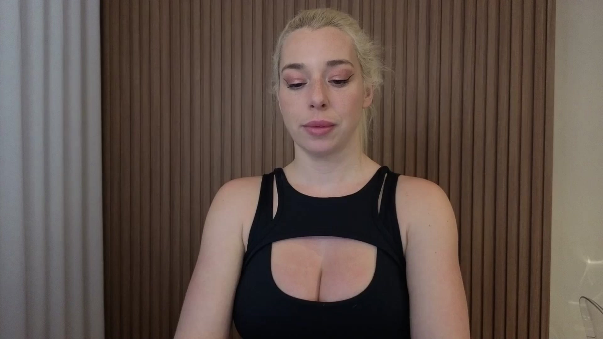 Gallery image thumbnail from Riley_Parks's myfreecams stream on, 02/06/2026, 22:21 image 19 of 20