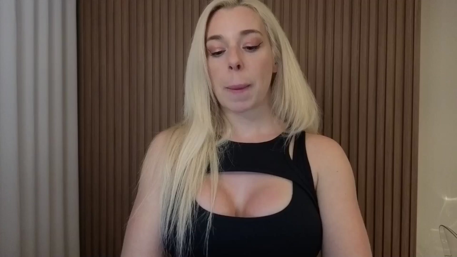 Gallery image thumbnail from Riley_Parks's myfreecams stream on, 02/07/2026, 24:15 image 1 of 20