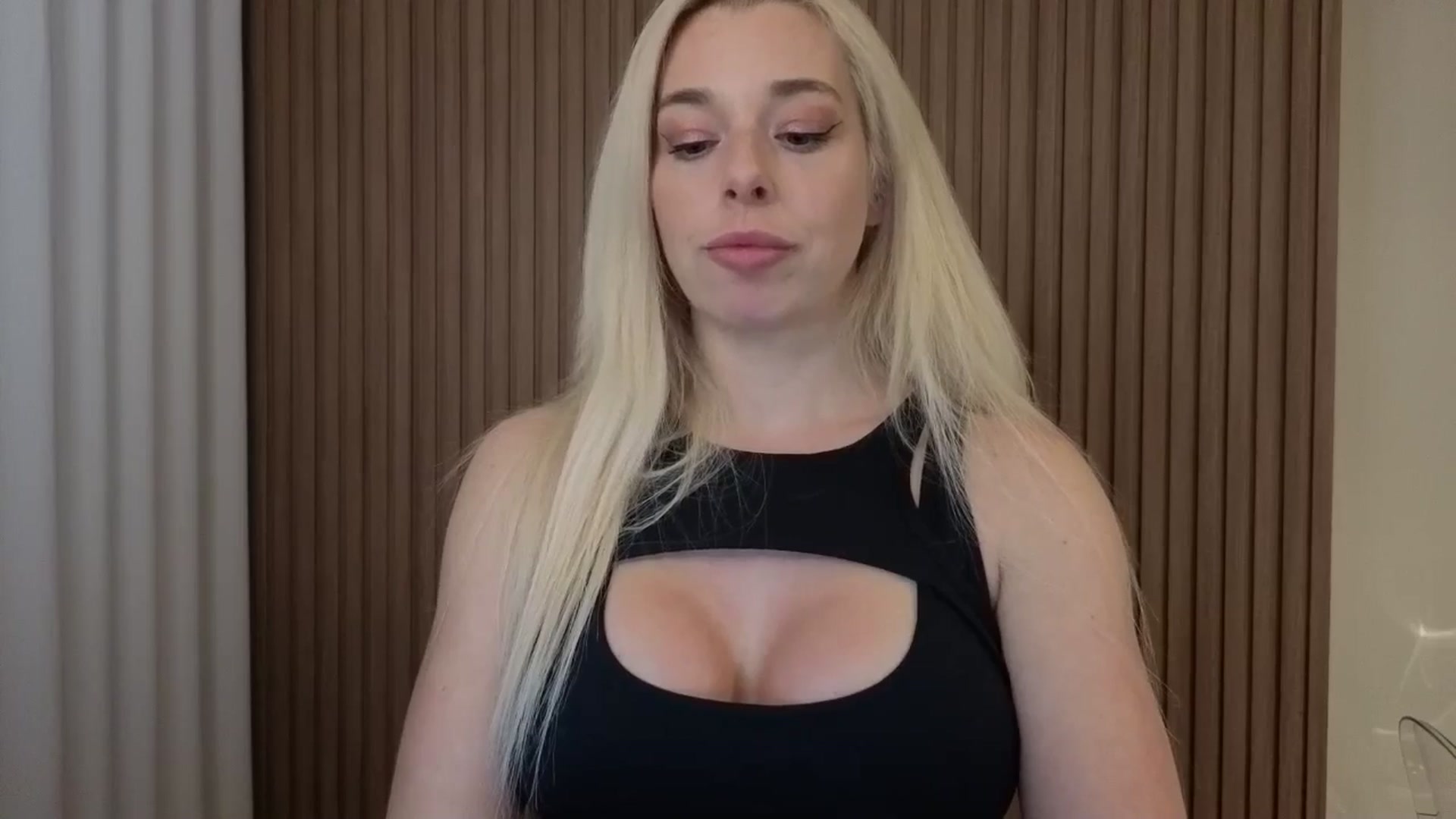 Gallery image thumbnail from Riley_Parks's myfreecams stream on, 02/07/2026, 24:15 image 8 of 20